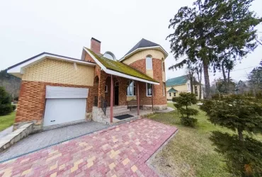 Коттедж с баней и бассейном